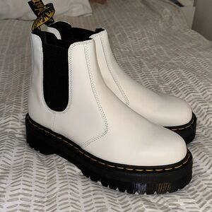 Dr Marten 2976 quad platform Chelsea boots